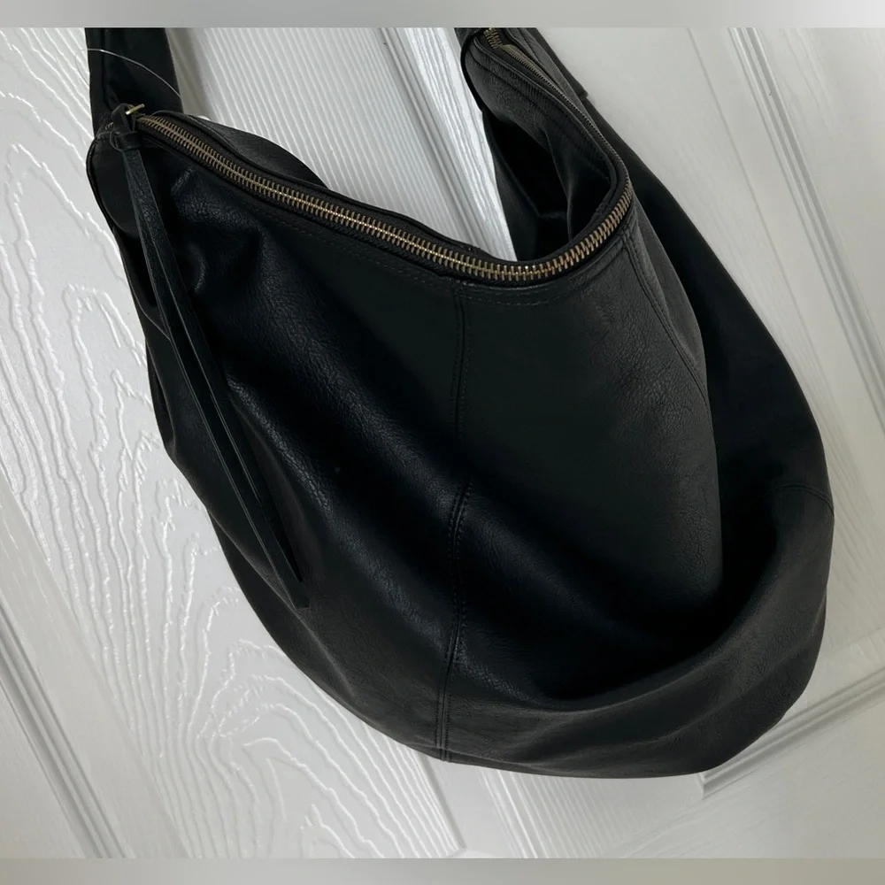 Free People Black Hobo Bag - Picture 4 of 16